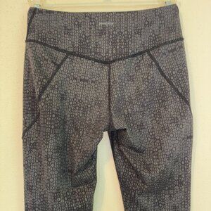 Patagonia Centered Worn Wear Gray Geometric Leggings Women's Sz M Athletic Yoga